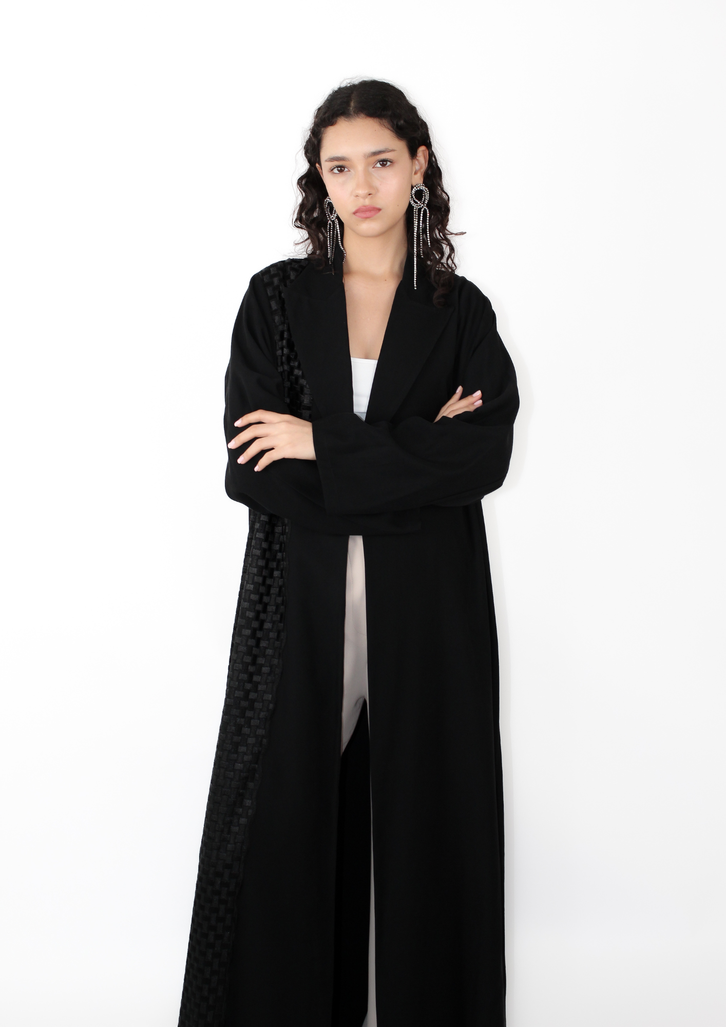 Peak Lapel Abaya With Black Box Lace – Hessa Falasi